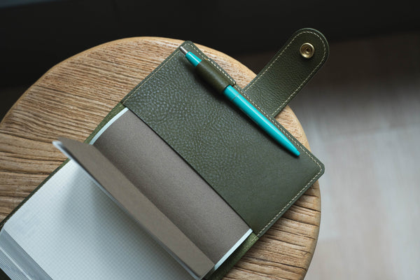 A6+/Hibino/5-Year Hobonichi Snap Closure Pebbled Leather Notebook Cover