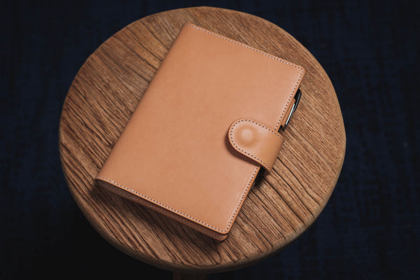 B6/Stalogy Natural Snap Closure Vegetable-tanned Leather Notebook Cover with Card Slots
