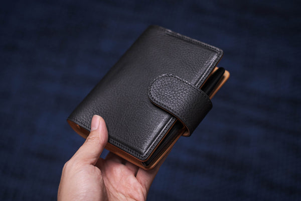 Two-Tone Pocket Black Pebble Leather Ring Organizer with Krause Rings