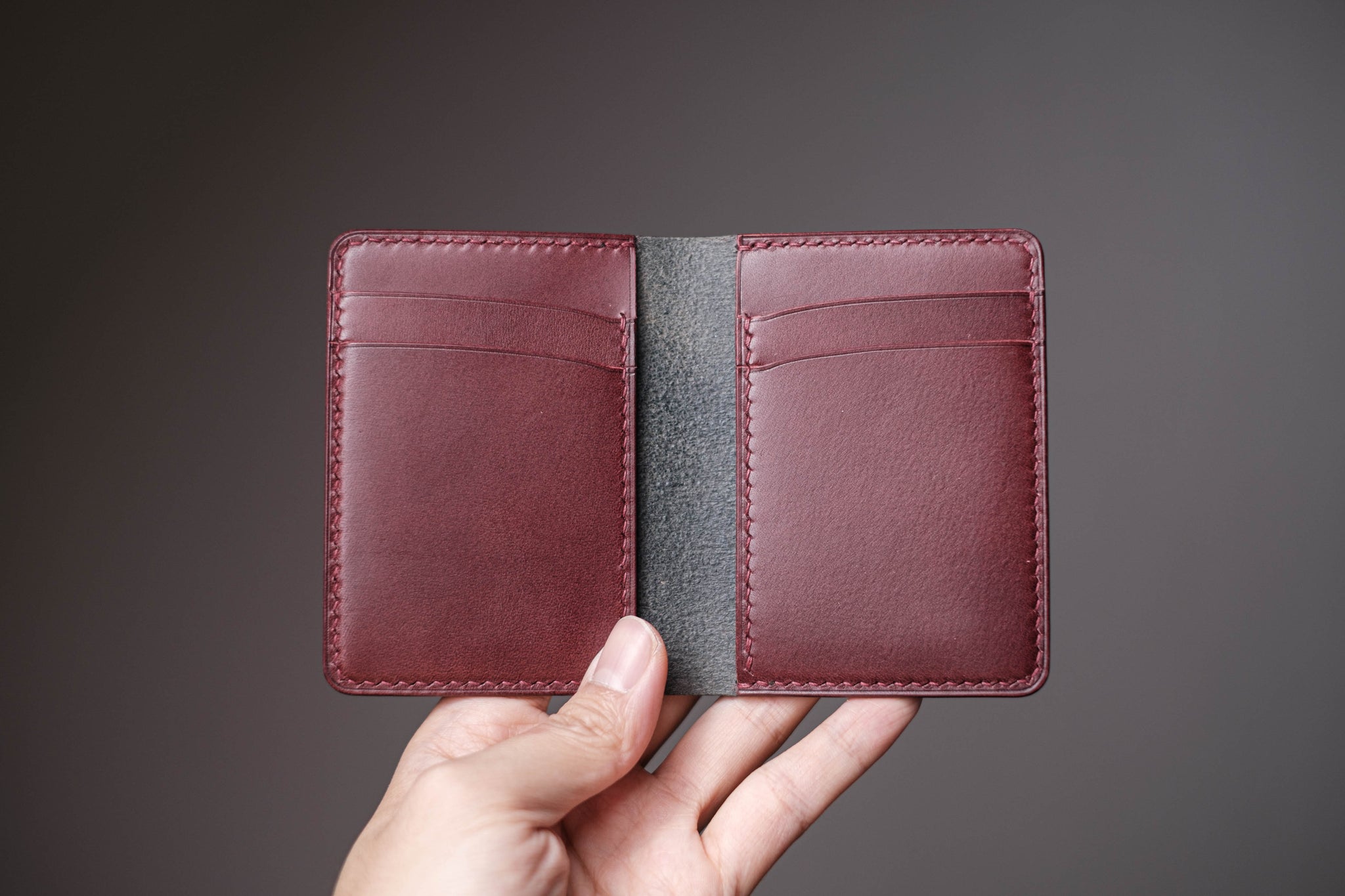 Black/Burgundy Leather 4-Slot Vertical Card Wallet