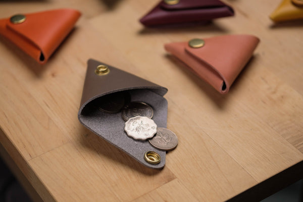 13 COLORS - Vegetable-tanned Leather Triangle Coin Purse, Utility Pouch - Malloria