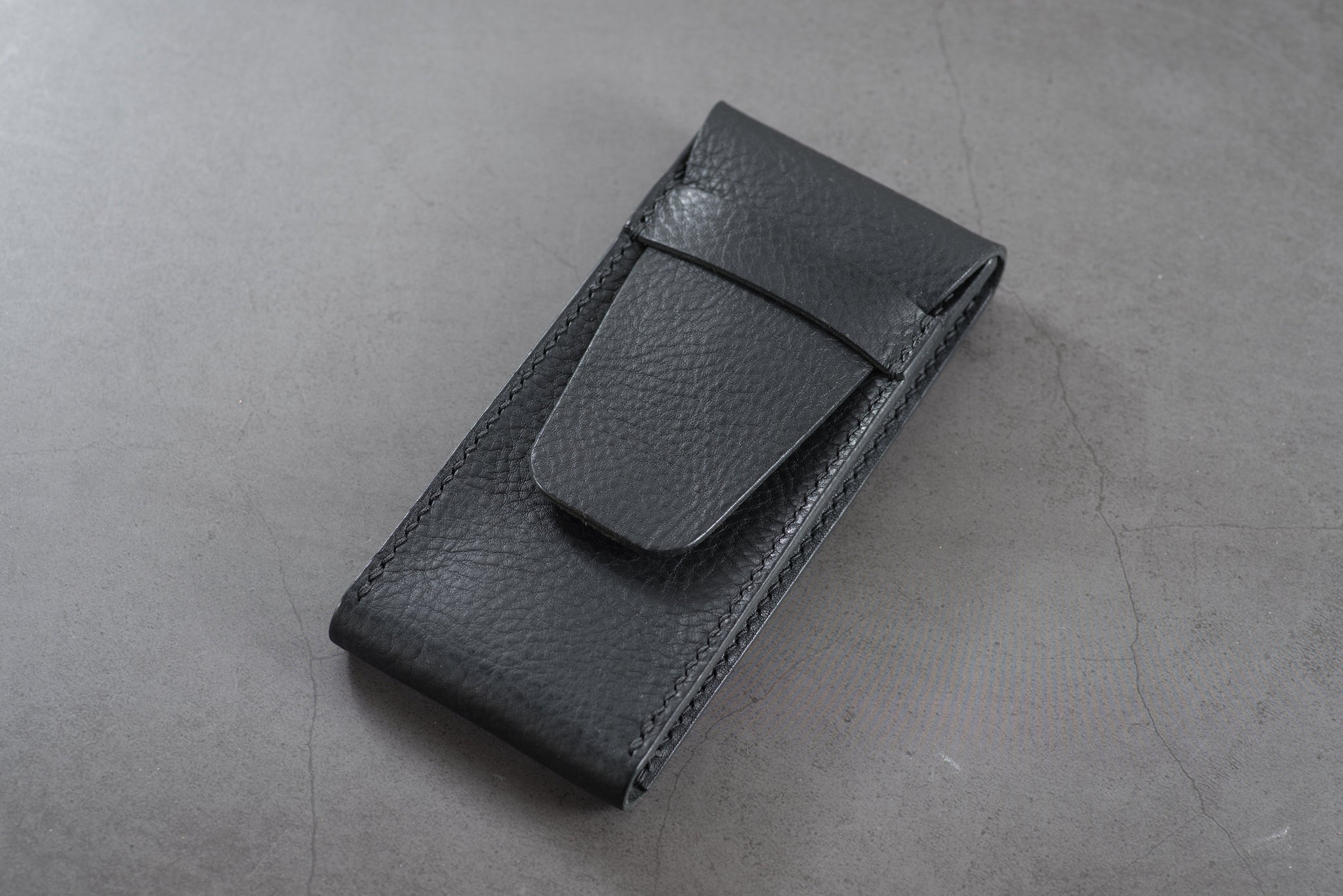 Black Minerva Box Vegetable tanned Leather Watch Pouch